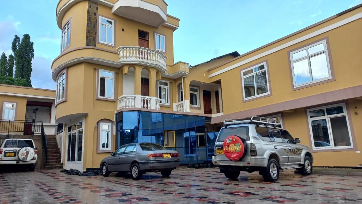Moments Park Motel Νταρ ες Σαλάμ Εξωτερικό φωτογραφία