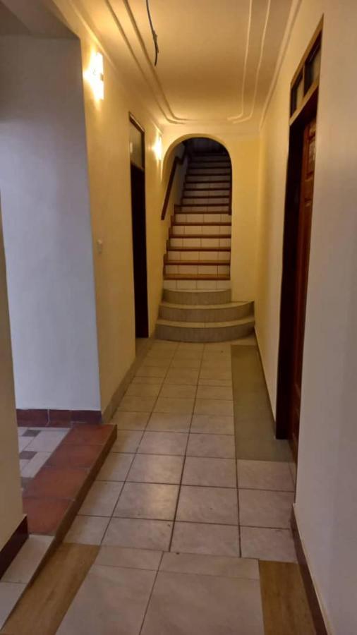 Moments Park Motel Νταρ ες Σαλάμ Εξωτερικό φωτογραφία