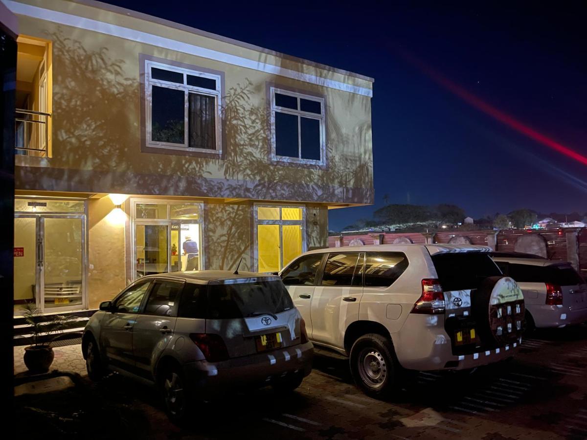 Moments Park Motel Νταρ ες Σαλάμ Εξωτερικό φωτογραφία
